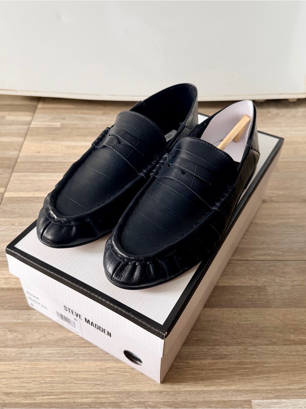 Steve Madden Roger black eel leather loafer, women’s size 6 NEW